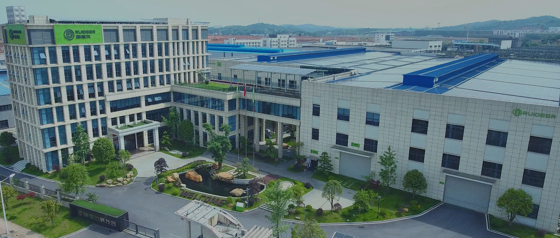 50-2500kg'lık büyük yükleme kapasitesi ve 3 67*10-3 Pa'lık nihai vakum için dayanıklı yüksek sıcaklıklı vakum fırını